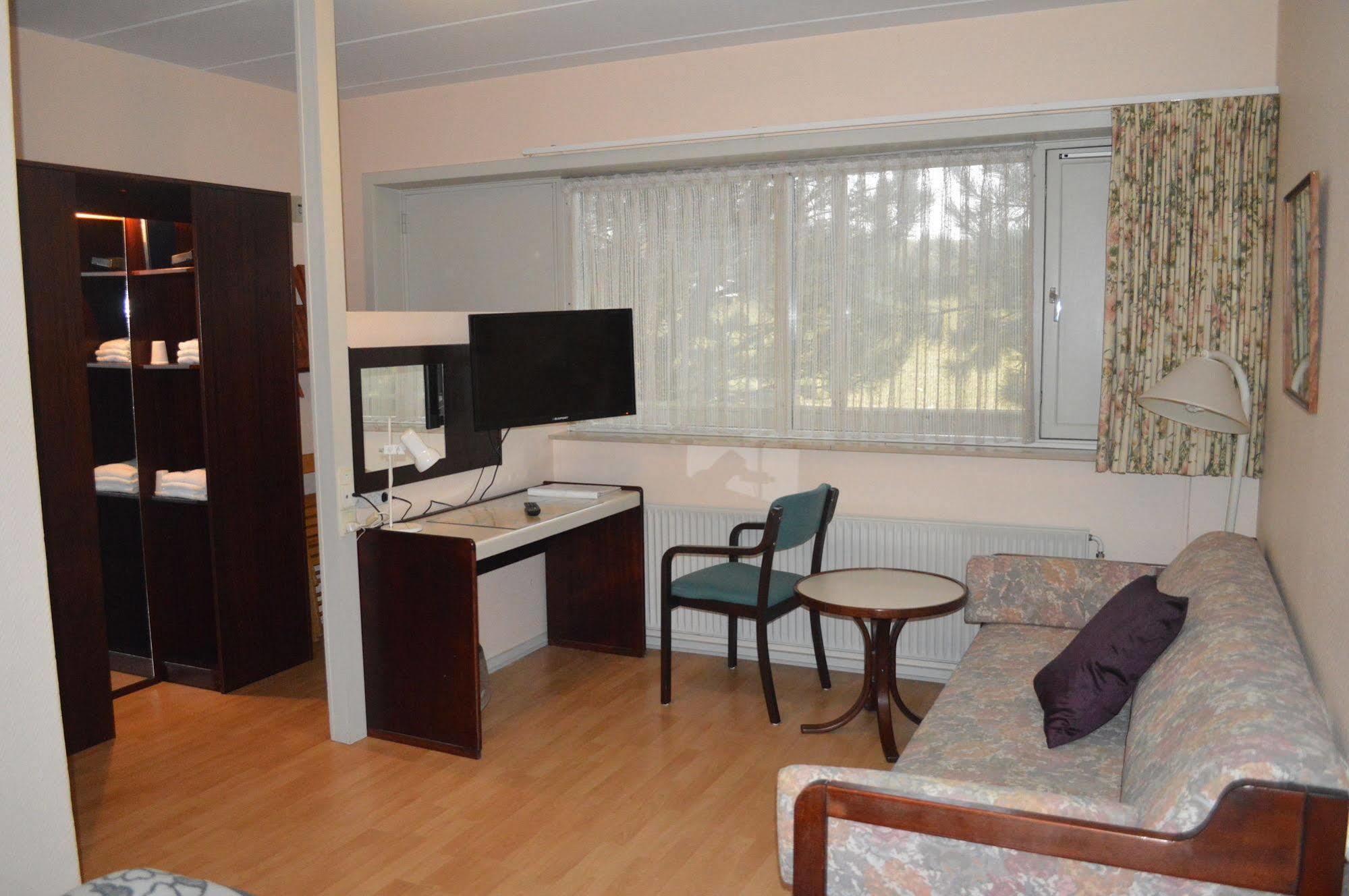 Hotel Naesbylund Kro Оденсе Экстерьер фото